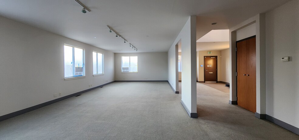 2145 Keith St, San Francisco, CA for lease - Building Photo - Image 3 of 18
