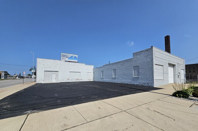 Plus de détails pour 1502 Monroe St, Toledo, OH - Industriel à louer