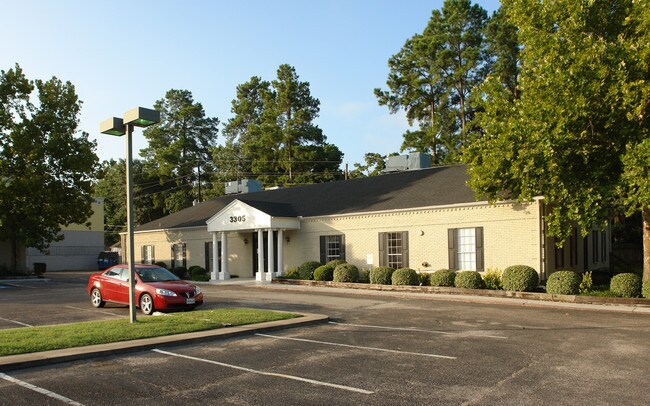 More details for 3305 W Davis St, Conroe, TX - Office for Lease