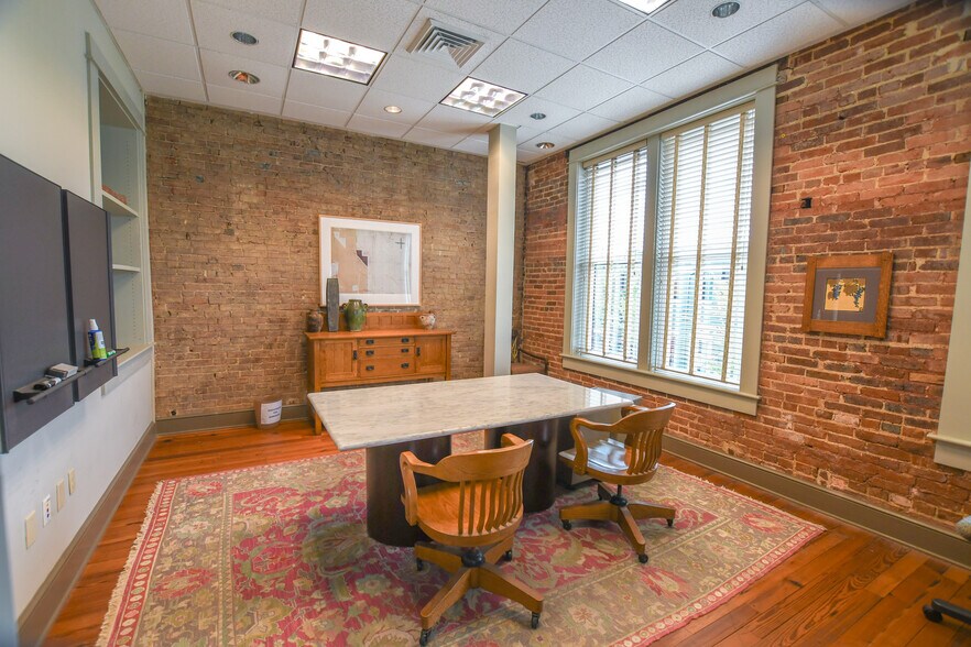122 W Market St, Athens, AL à louer - Photo du bâtiment - Image 2 de 9