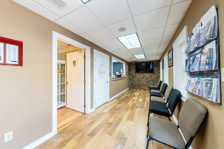 1016 Maple Dr, Morgantown, WV for lease - Building Photo - Image 2 of 11