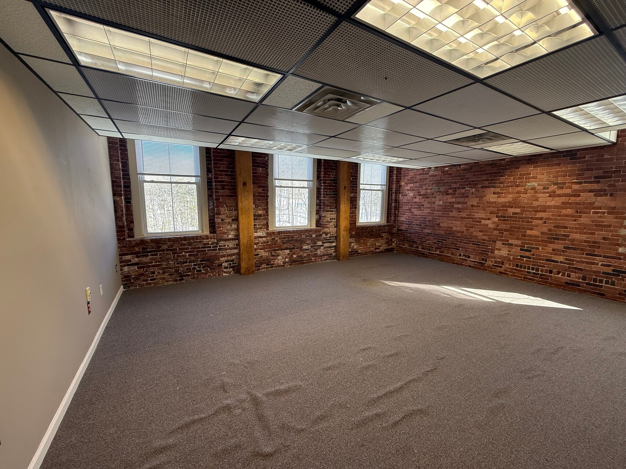 1 Front St, Rollinsford, NH for lease Interior Photo- Image 1 of 4