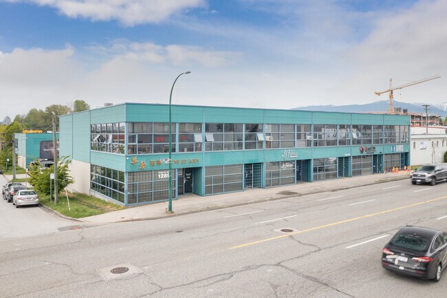 Plus de détails pour 1268 Vernon Dr, Vancouver, BC - Flex à vendre