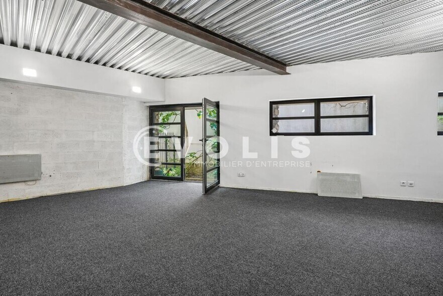 Bureau dans Cachan à louer - Photo du bâtiment - Image 3 de 14