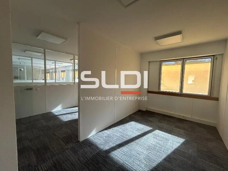 Bureau dans Écully à louer - Photo intérieure - Image 3 de 12