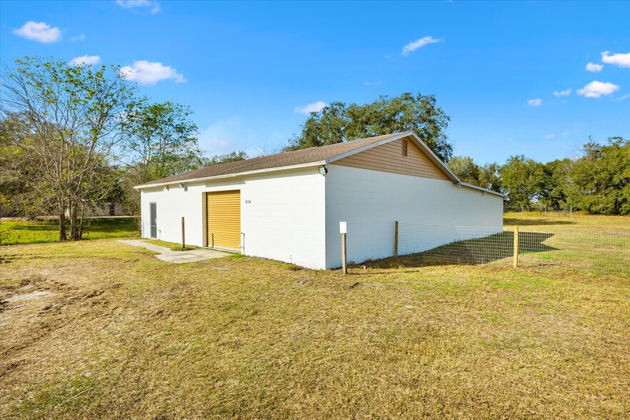 574 W Kings Hwy, Center Hill, FL for lease - Building Photo - Image 2 of 20