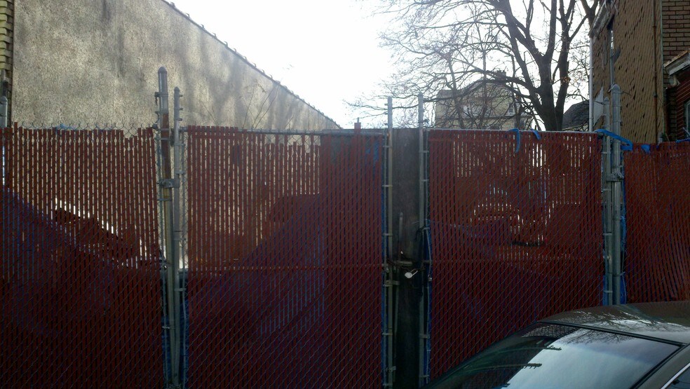 700 S 15th St, Newark, NJ à vendre - Photo du bâtiment - Image 2 de 4