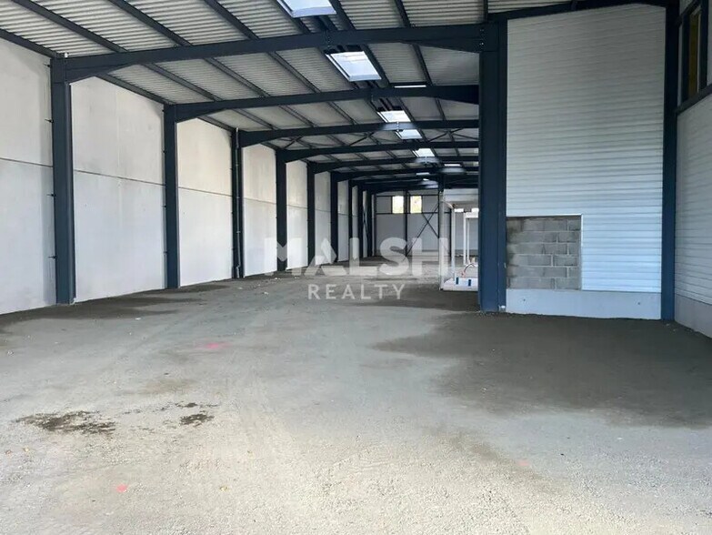 Flex dans OULLINS-PIERRE-BÉNITE à louer - Photo du bâtiment - Image 2 de 16