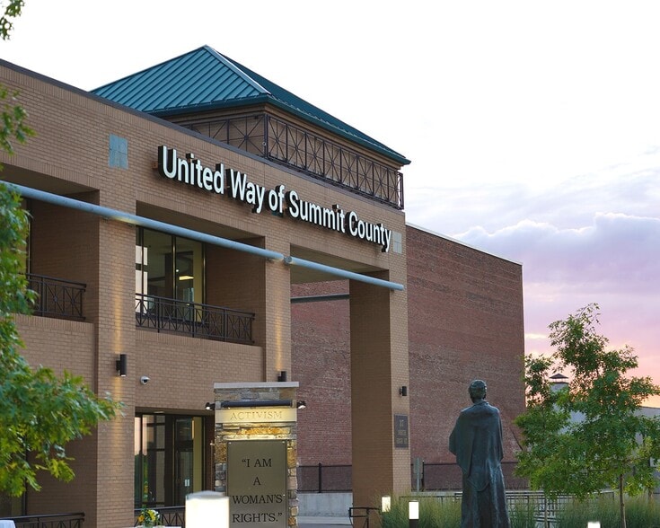 37 N High St, Akron, OH for lease - Building Photo - Image 2 of 2