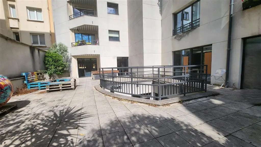 Office in Boulogne-Billancourt for lease Building Photo- Image 1 of 10