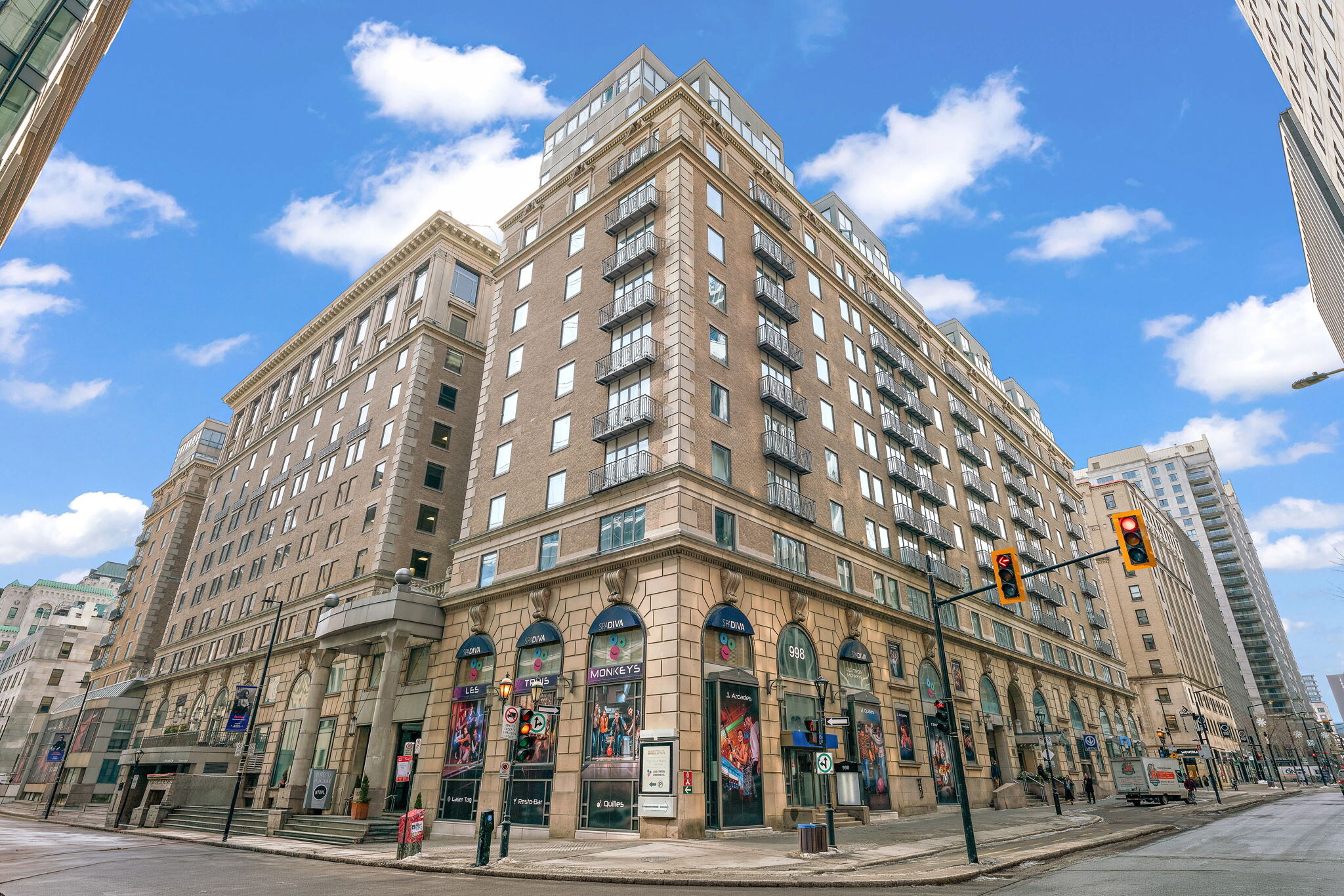 1555 Rue Peel, Montréal, QC for lease Interior Photo- Image 1 of 10
