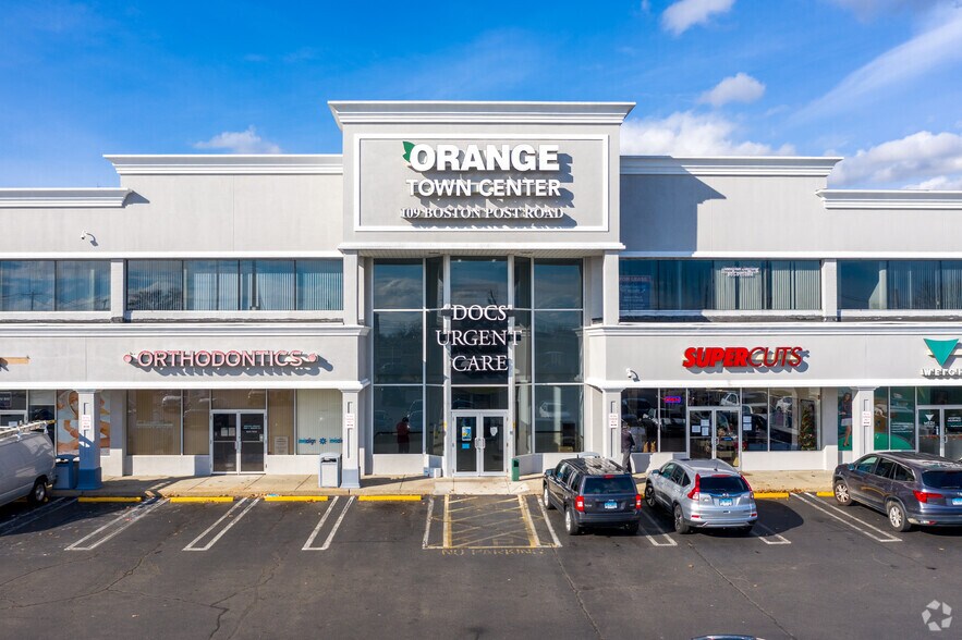 109 Boston Post Rd, Orange, CT à louer - Photo du bâtiment - Image 3 de 4