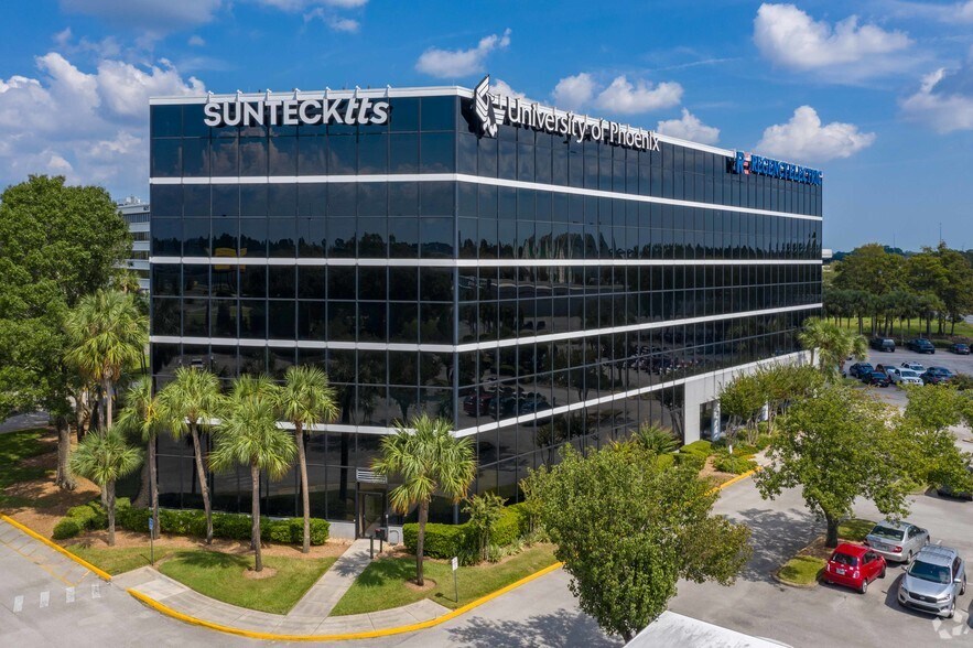 4500 Salisbury Rd, Jacksonville, FL à louer - Photo du bâtiment - Image 2 de 8