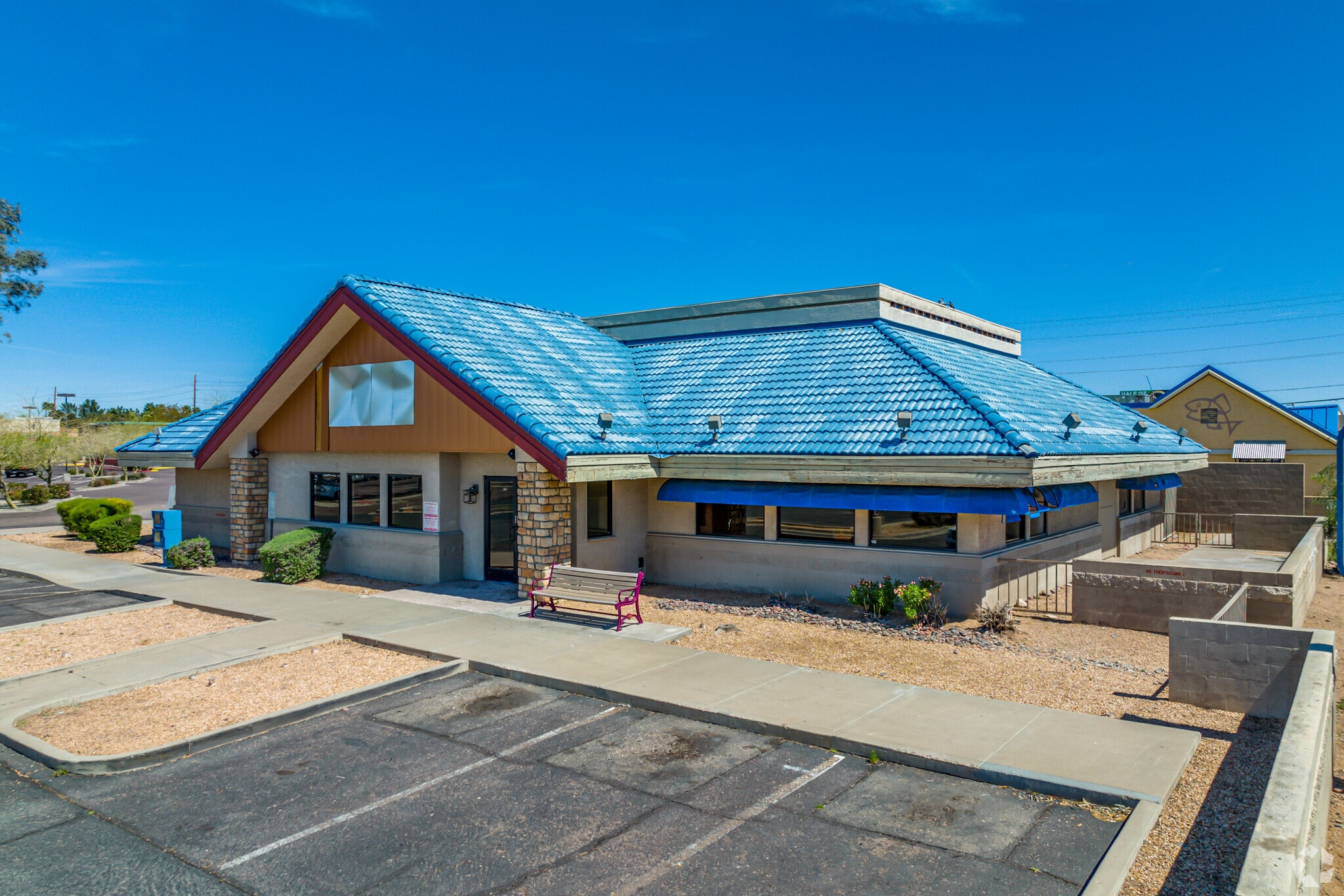 1920 W Bell Rd, Phoenix, AZ à vendre Photo du bâtiment- Image 1 de 22