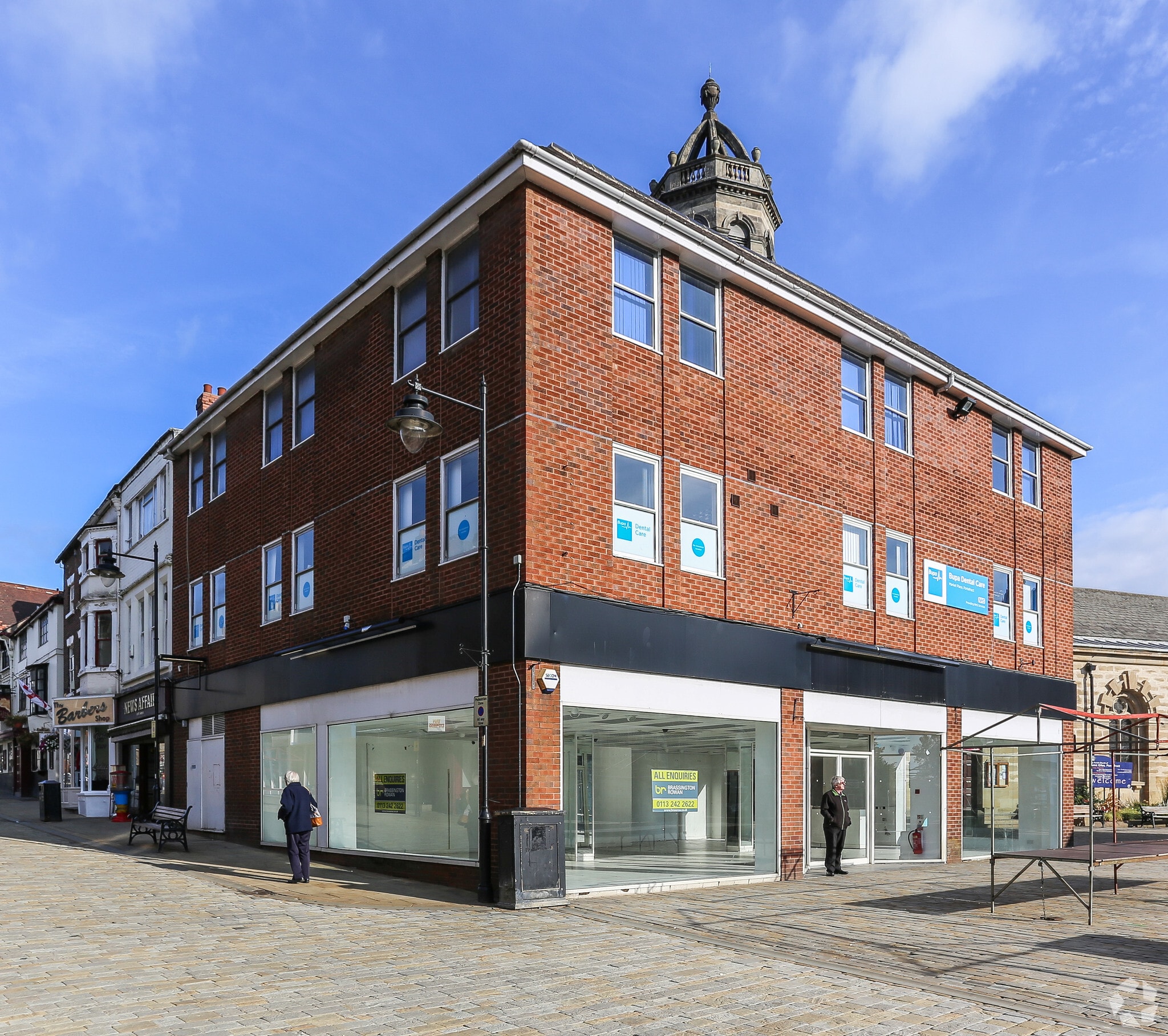28-30 Market Pl, Pontefract for sale Primary Photo- Image 1 of 3