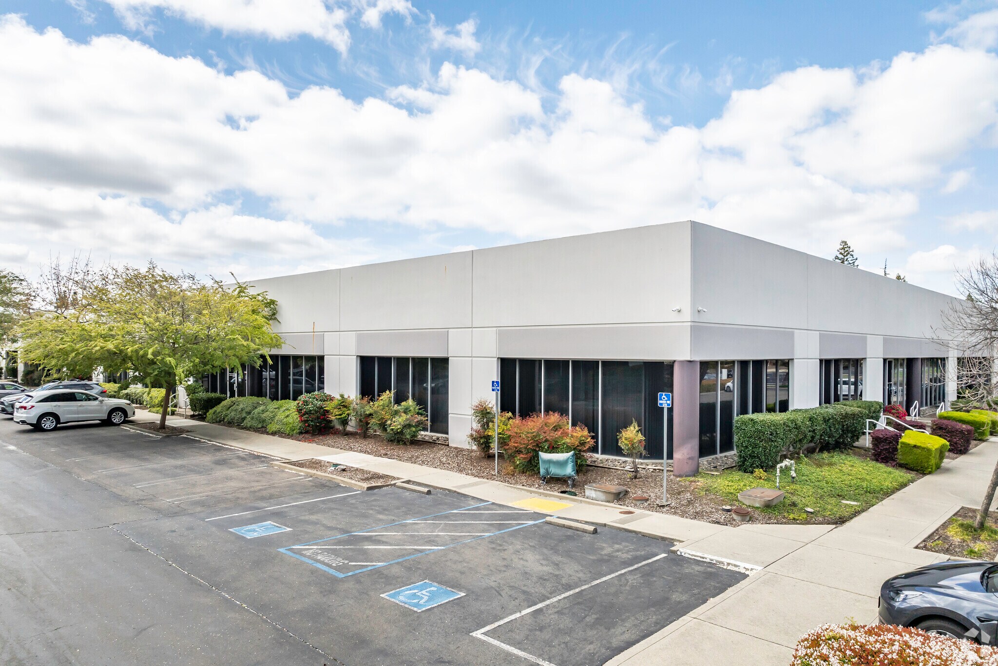 1376 Lead Hill Blvd, Roseville, CA for lease Primary Photo- Image 1 of 25