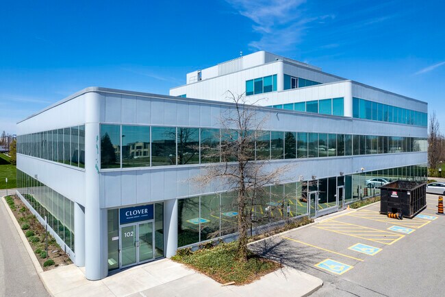 Plus de détails pour 2360 Bristol Cir, Oakville, ON - Bureau à louer