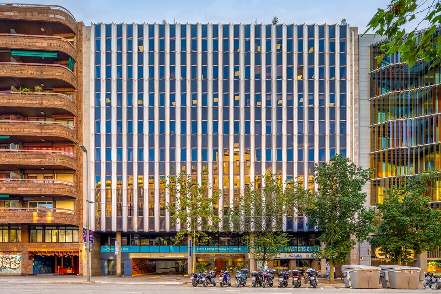 Carrer d'Aragó, 208, Barcelona, Barcelona for lease - Primary Photo - Image 1 of 2