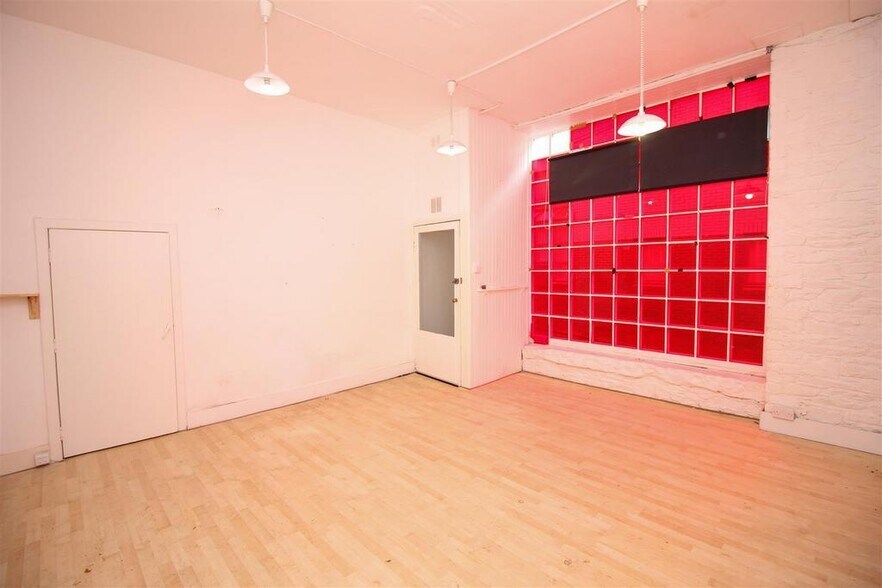 12 Baker St, Hawick à vendre - Photo du bâtiment - Image 2 de 9