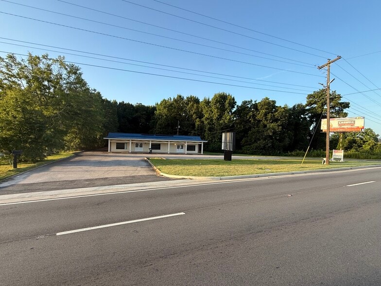 3713-3715 Pepperell Pky, Opelika, AL for lease - Building Photo - Image 2 of 18