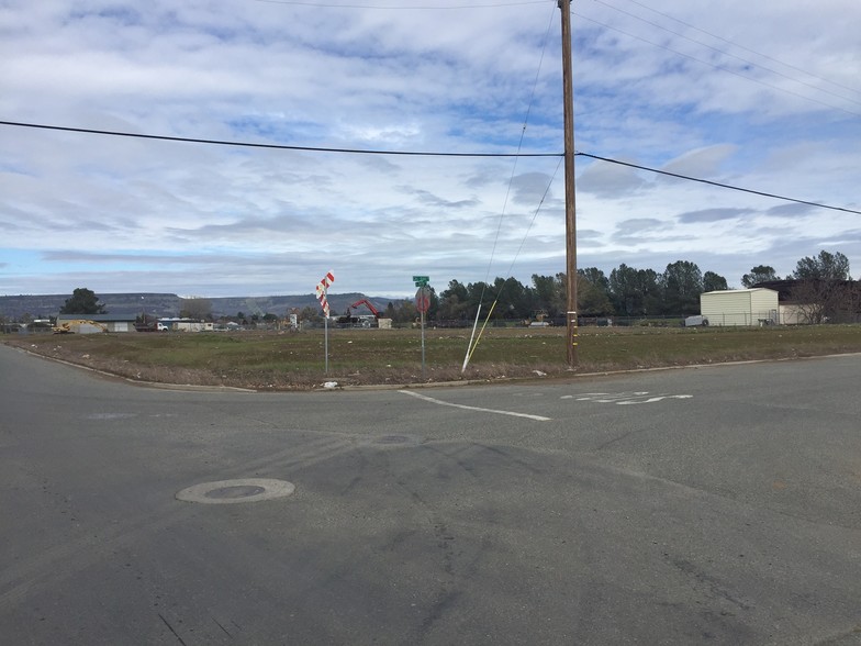 S 5th Ave & Cal Oak Rd, Oroville, CA for sale - Building Photo - Image 1 of 2