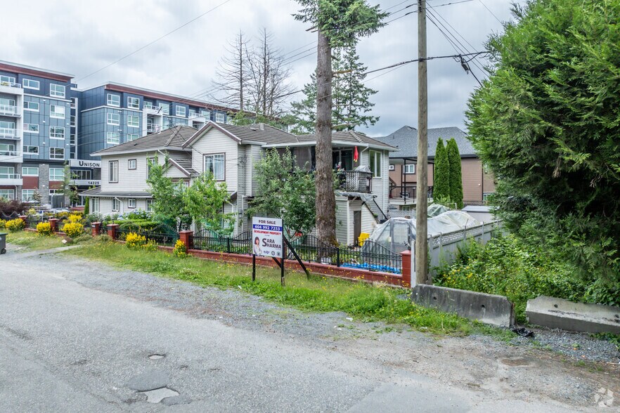 14237 103 Av, Surrey, BC à vendre - Photo principale - Image 1 de 2