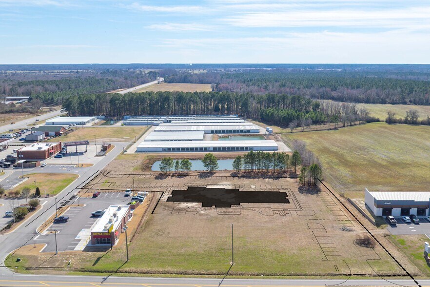 135 Koonce Fork rd, Richlands, NC à vendre - Photo du bâtiment - Image 2 de 10