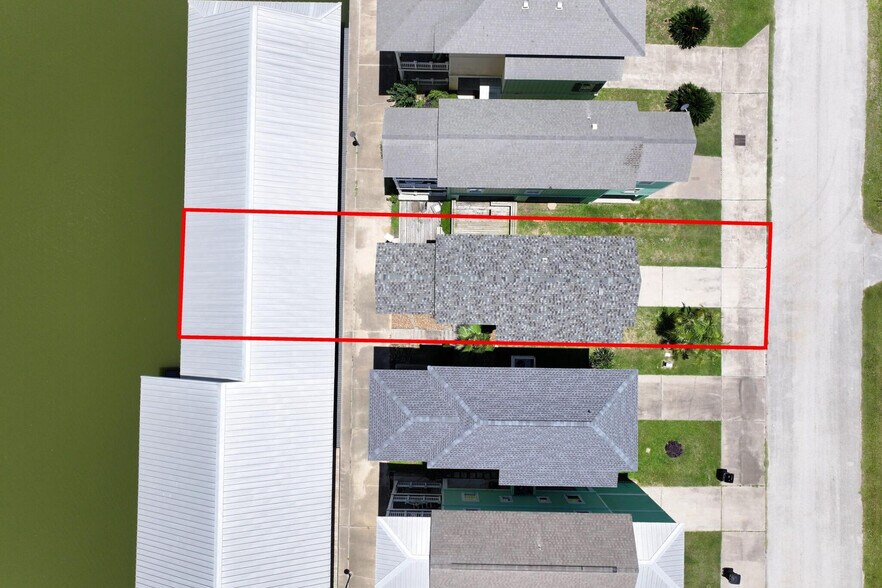 2207 Nelson Avenue, Port Bolivar, TX à vendre - Photo du bâtiment - Image 2 de 37