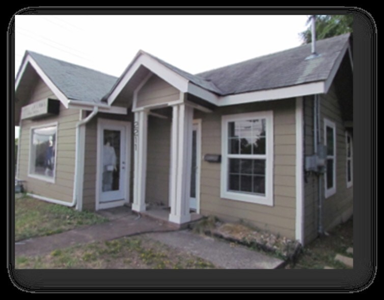 2211 E 12th St, Austin, TX for lease - Primary Photo - Image 1 of 8