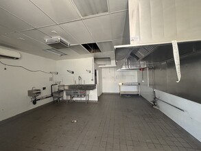 1519-1525 S Bundy Dr, Los Angeles, CA for lease Interior Photo- Image 1 of 3