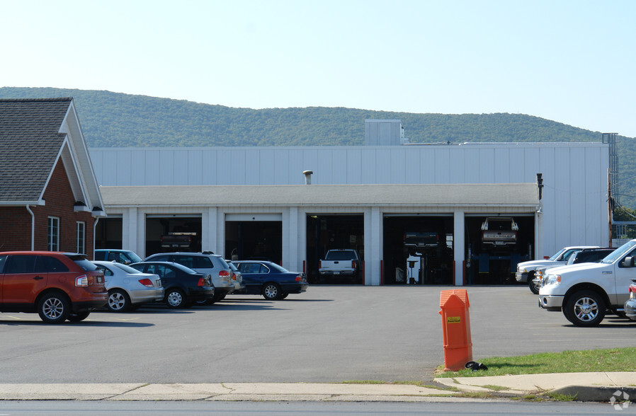 1864 E 3rd St, Williamsport, PA for sale - Primary Photo - Image 1 of 1