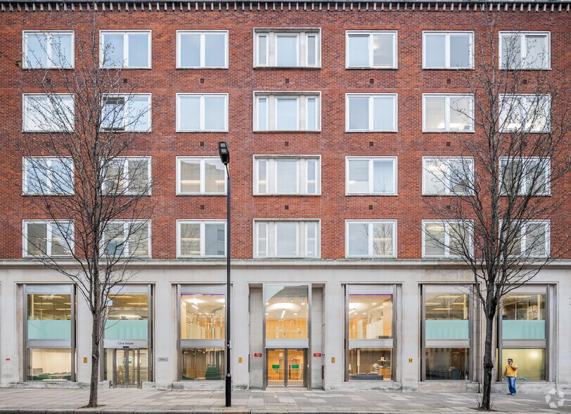 66-70 Petty France, Londres à vendre - Photo du bâtiment - Image 2 de 2