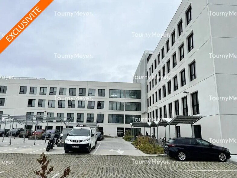 Office in Pessac for lease - Building Photo - Image 3 of 6