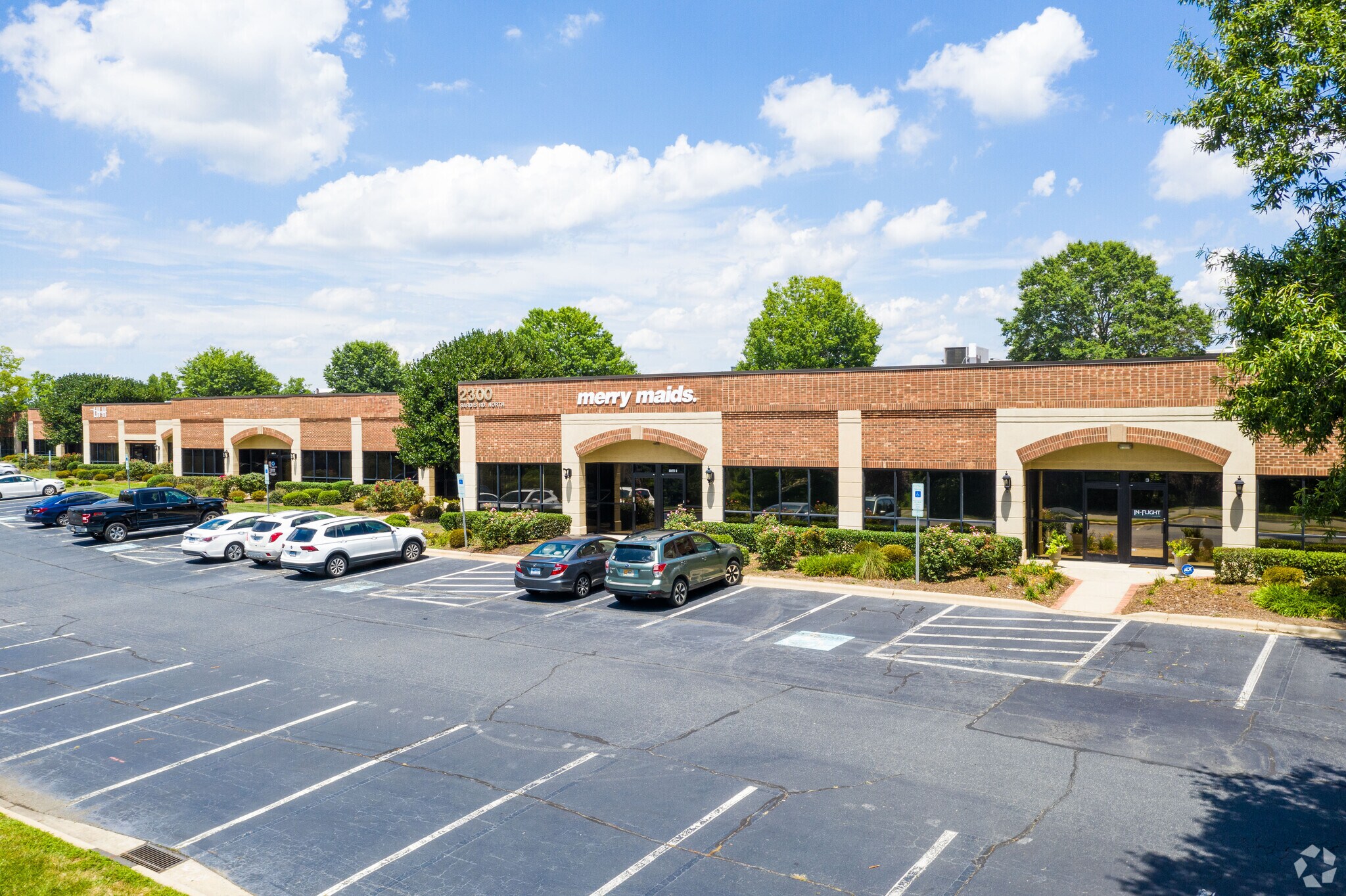 2300 Sardis Rd N, Charlotte, NC à louer Photo principale- Image 1 de 14