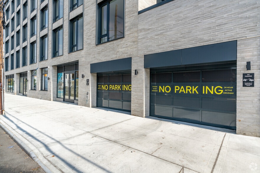 2808 38th Ave, Long Island City, NY for lease - Building Photo - Image 3 of 5