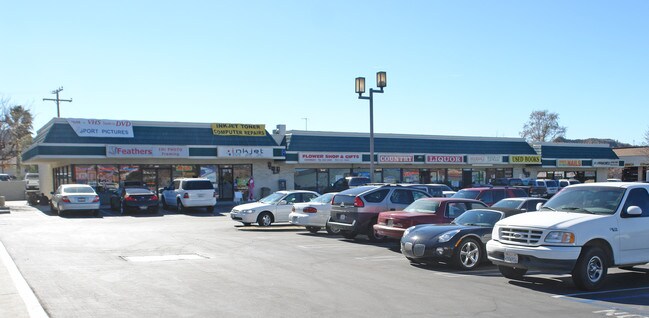 Plus de détails pour 18902-18932 Soledad Canyon Rd, Canyon Country, CA - Commerce de détail à louer