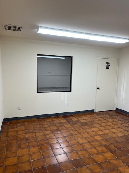 2222 Lee Ave, South El Monte, CA for lease - Building Photo - Image 2 of 13