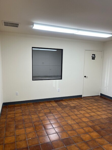 2222 Lee Ave, South El Monte, CA à louer - Photo du bâtiment - Image 2 de 13