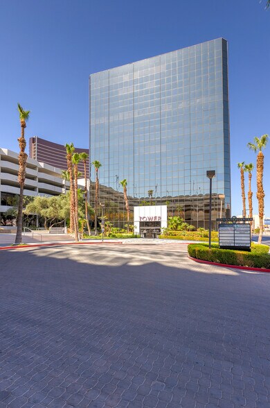 101 Convention Center Dr, Las Vegas, NV à louer - Photo du bâtiment - Image 3 de 14