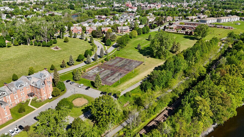 0 US oval, Plattsburgh, NY à vendre - Aérien - Image 3 de 18