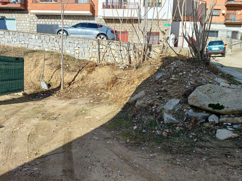 Terrain dans El Hoyo de Pinares, Ávila à vendre - Photo du bâtiment - Image 2 de 2