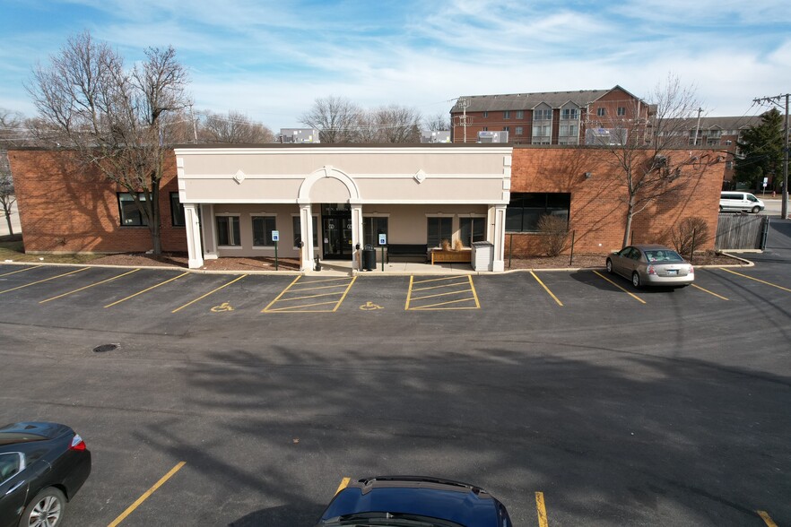 10 N Roselle Rd, Roselle, IL for lease - Building Photo - Image 3 of 10