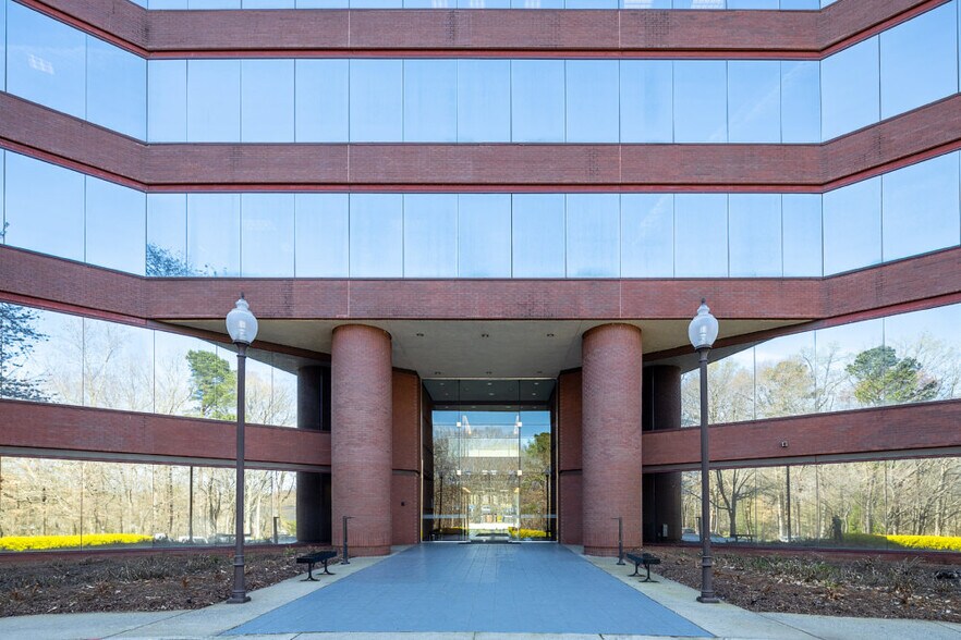 3295 River Exchange Dr, Peachtree Corners, GA for lease - Building Photo - Image 2 of 18
