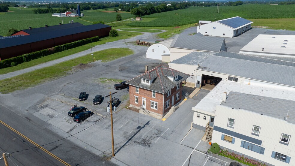 135 Rothsville Station Rd, Lititz, PA à louer - Photo du bâtiment - Image 2 de 41