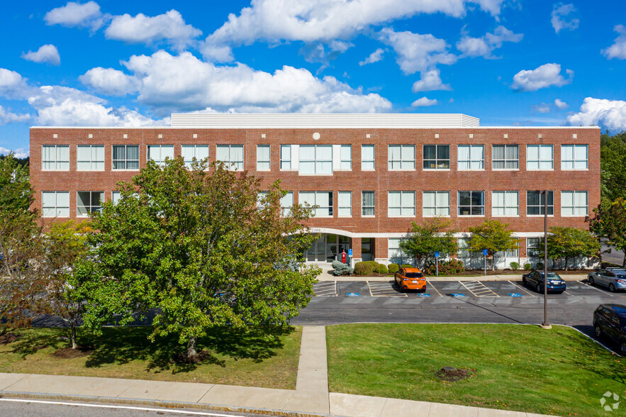 2300 Crown Colony Dr, Quincy, MA for lease - Building Photo - Image 2 of 4