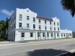 2320 N Dixie Hwy, West Palm Beach, FL for lease Building Photo- Image 2 of 10