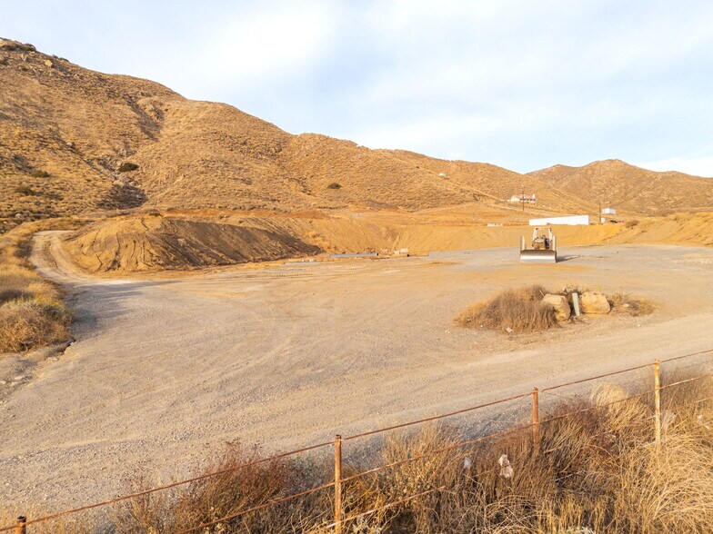 0 Love Lane, Lake Elsinore, CA à vendre - Photo du bâtiment - Image 1 de 8