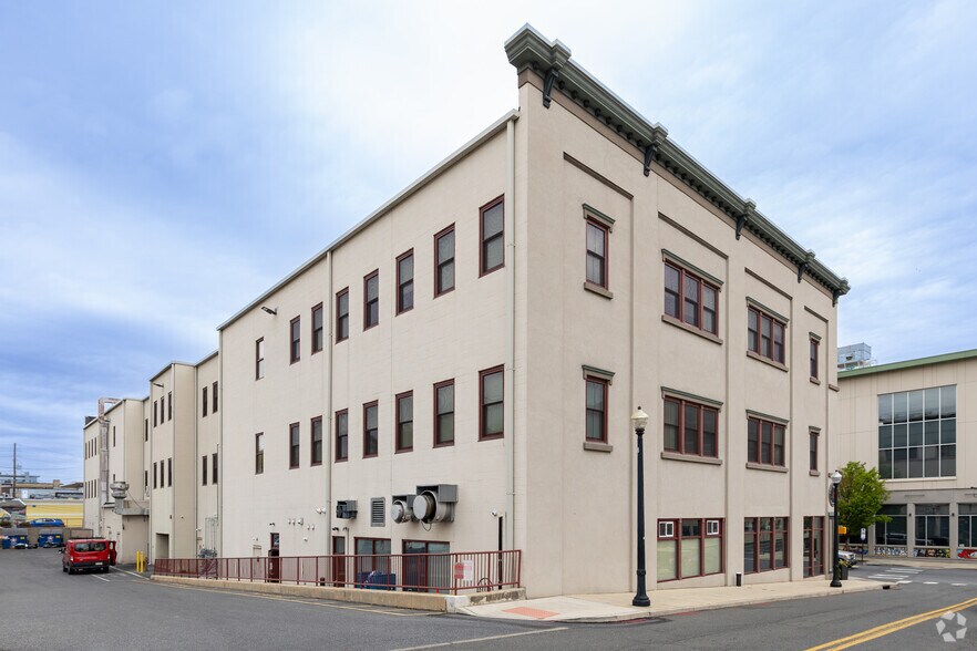 310 E 3rd St, Bethlehem, PA à louer - Photo du bâtiment - Image 3 de 6