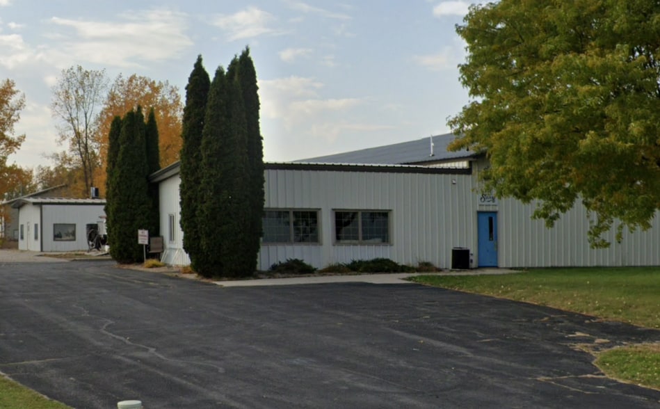 1465 Cornell Rd, Howard, WI for sale - Building Photo - Image 1 of 33