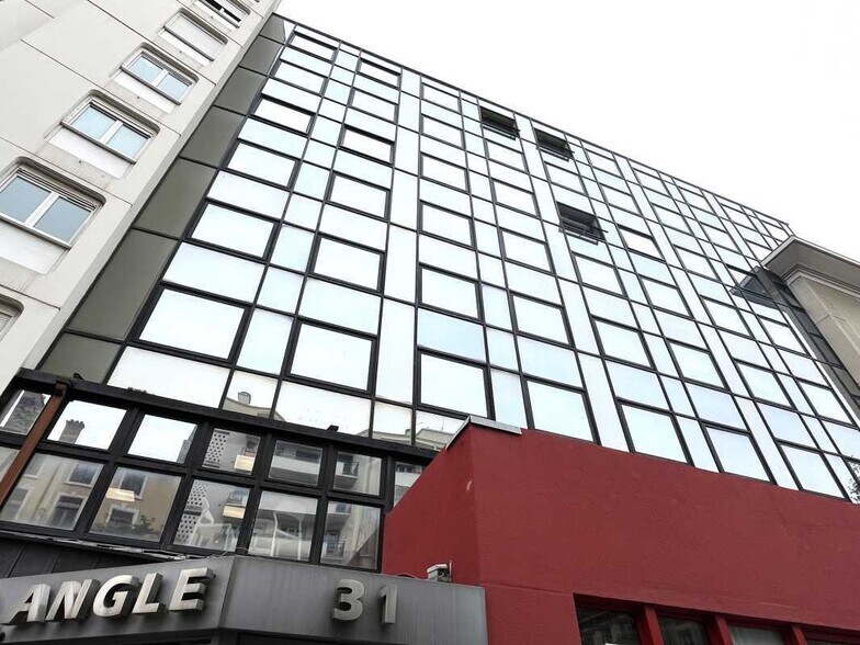 Office in Villeurbanne for lease - Building Photo - Image 2 of 13